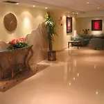 Avenida Aparthotel 3*