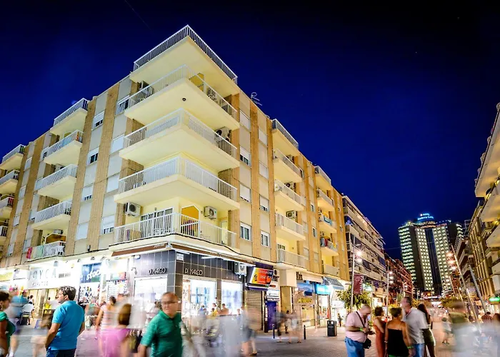 Aparthotel Avenida 3*
