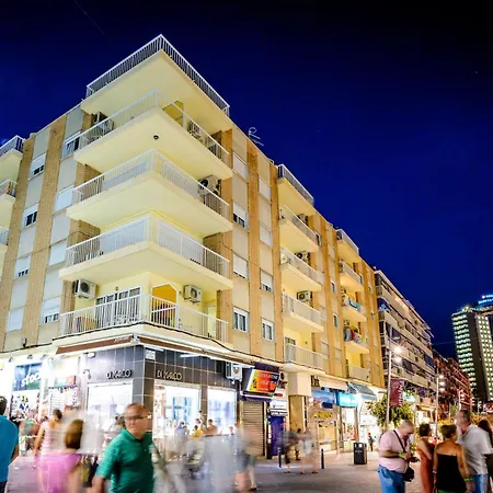 アパートホテル Avenida 3*